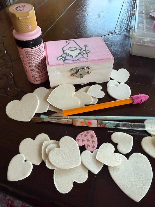 Hand paint a gnome box