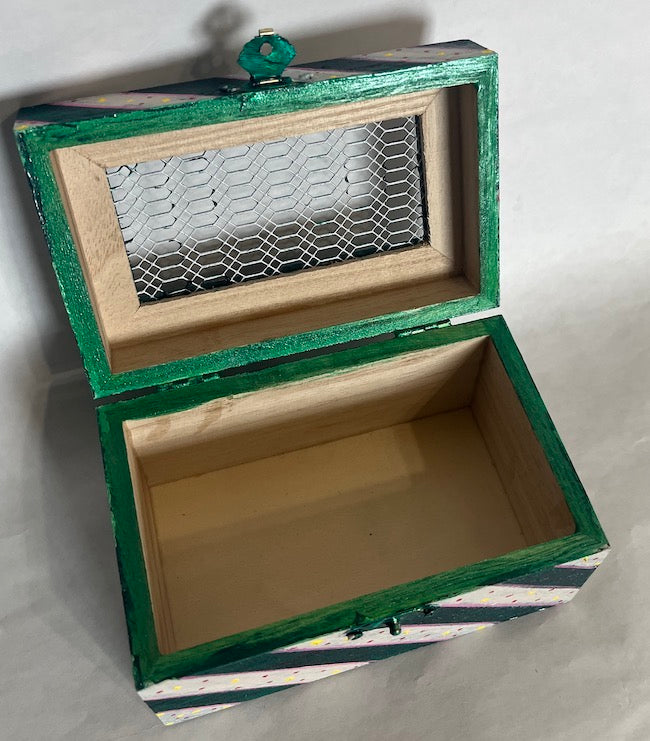 green painted rim wood box