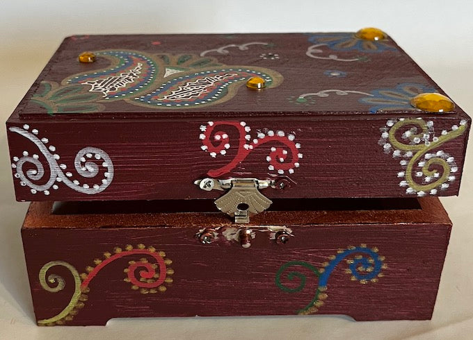 A maroon gem paisley art gift box