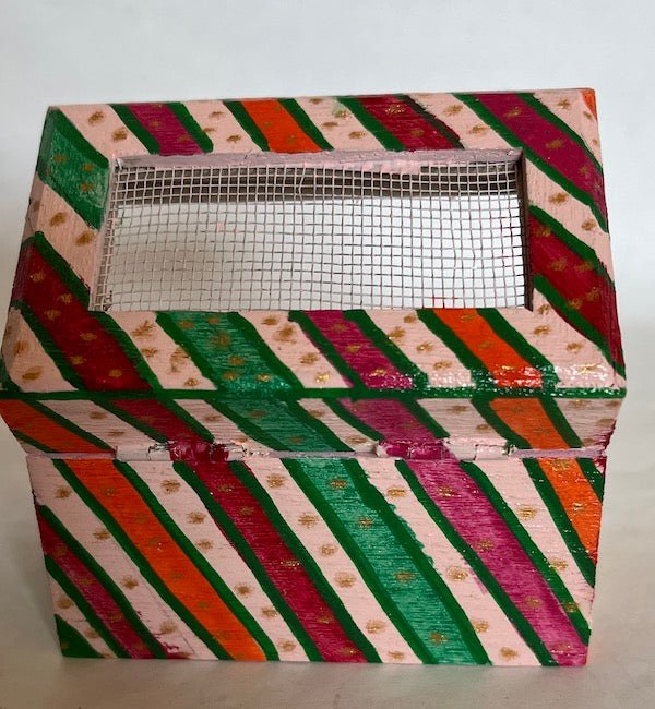A pretty hand painted net top gift box